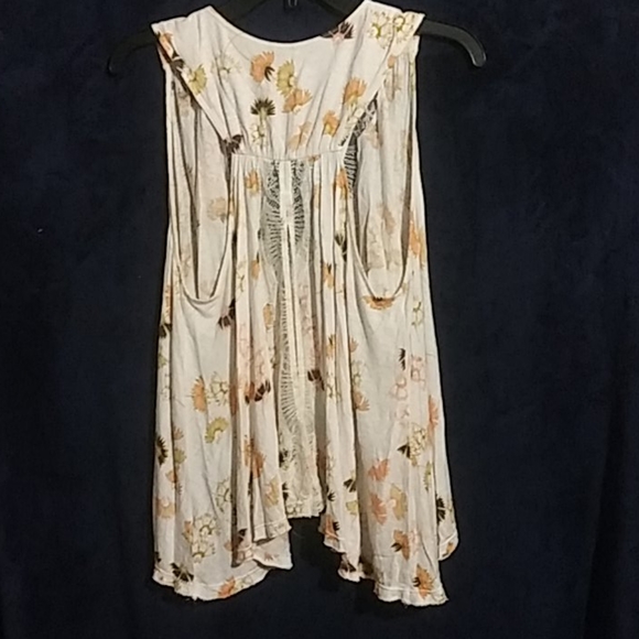 Free People 'Love Potion' top ASO Lydia Martin - Picture 4 of 4